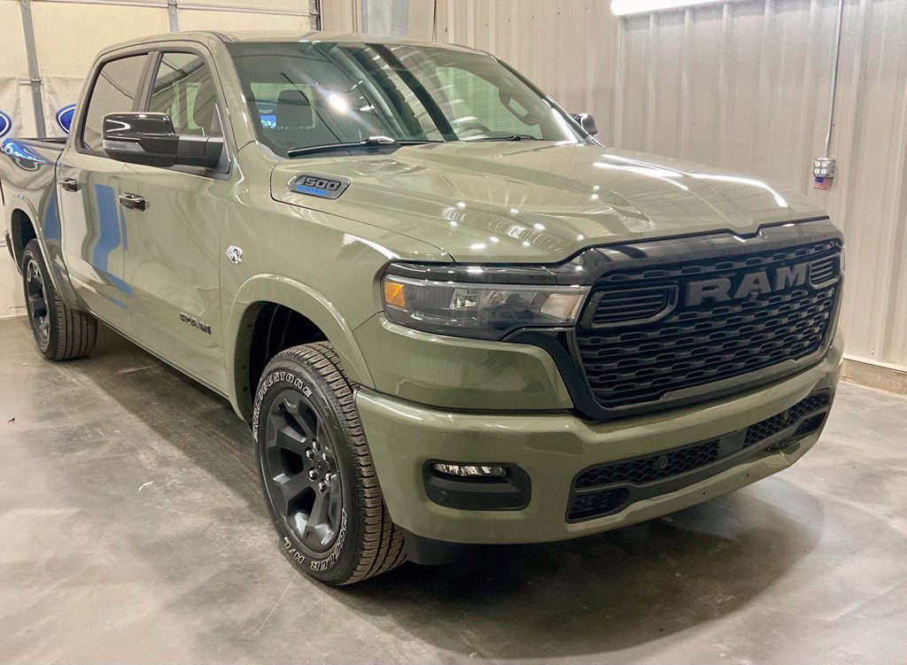 Used 2026 RAM 1500 Big Horn AWD/4WD image 2