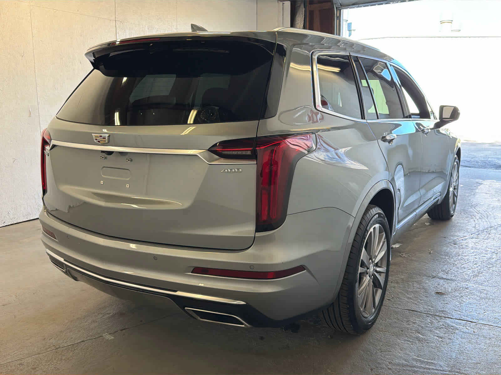 Used 2025 Cadillac XT6 Premium Luxury FWD image 5