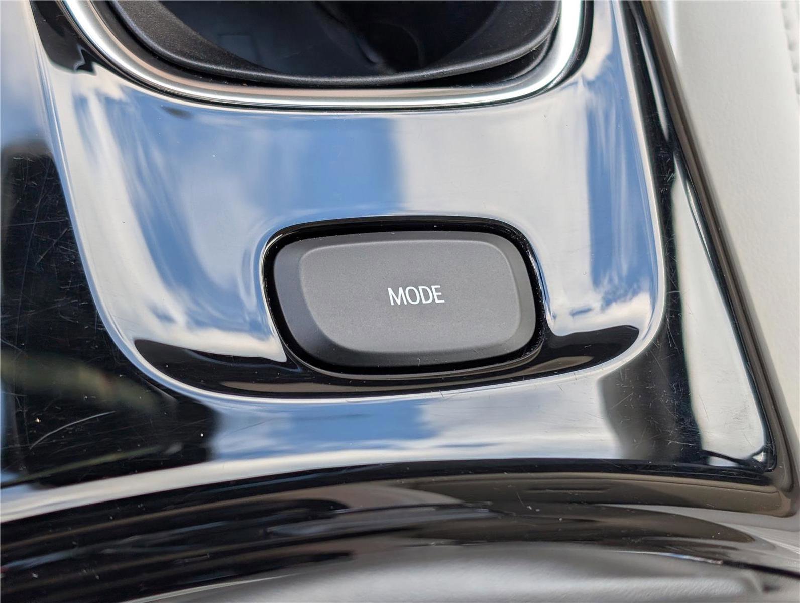 Used 2023 Buick Envision Avenir image 28