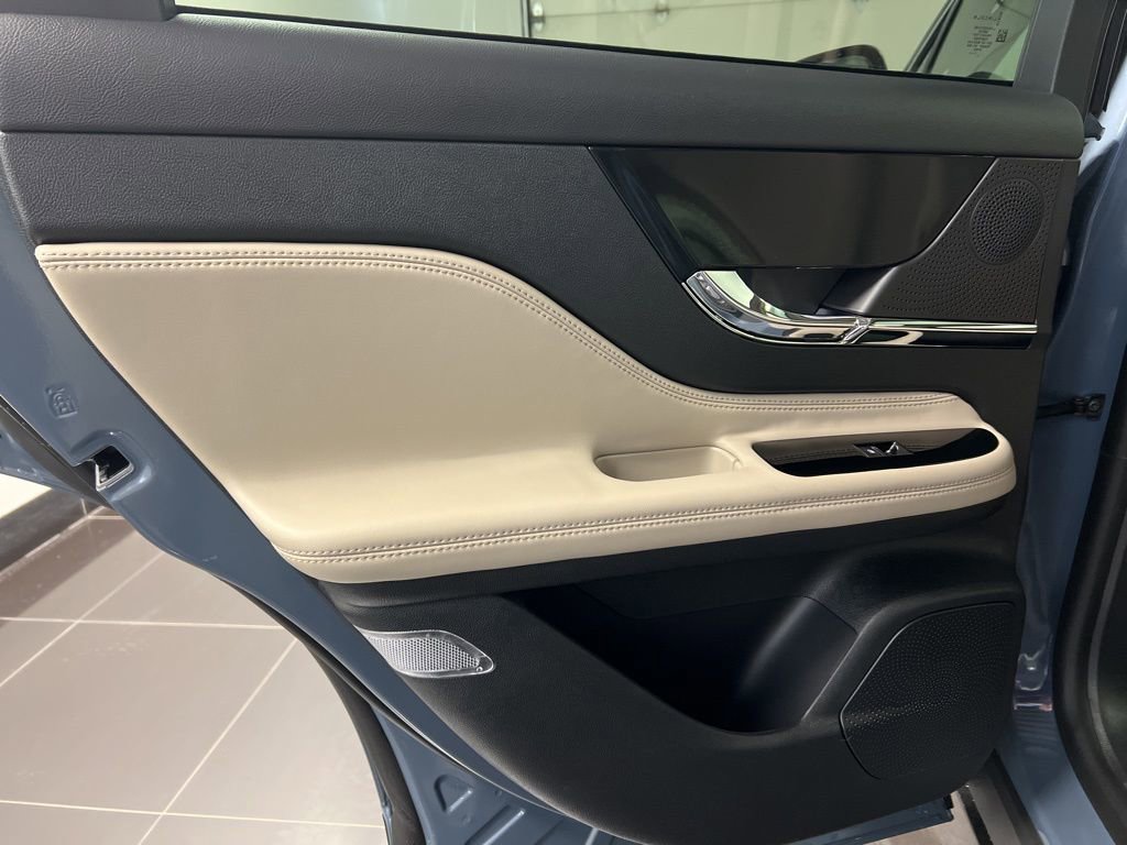 Used 2026 Lincoln Corsair Premiere image 35