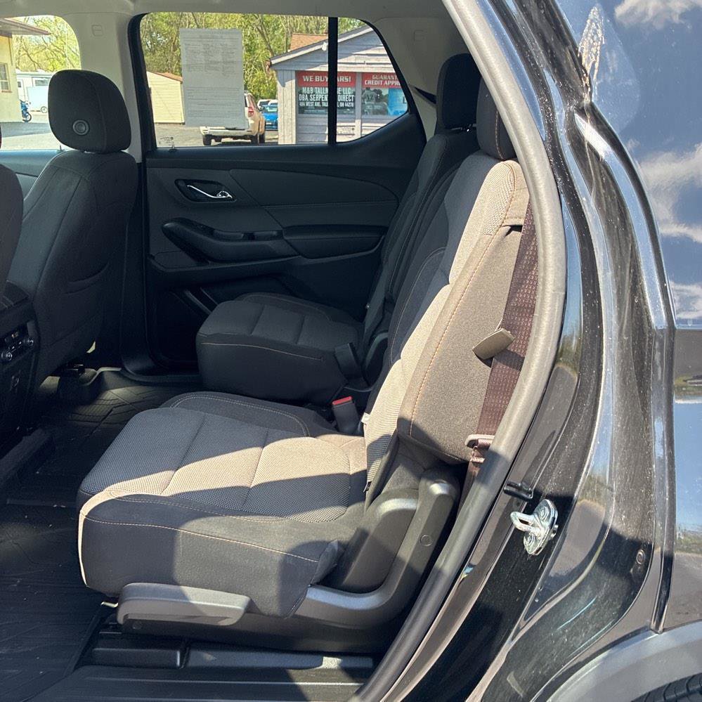 Used 2021 Chevrolet Traverse LT FWD image 11