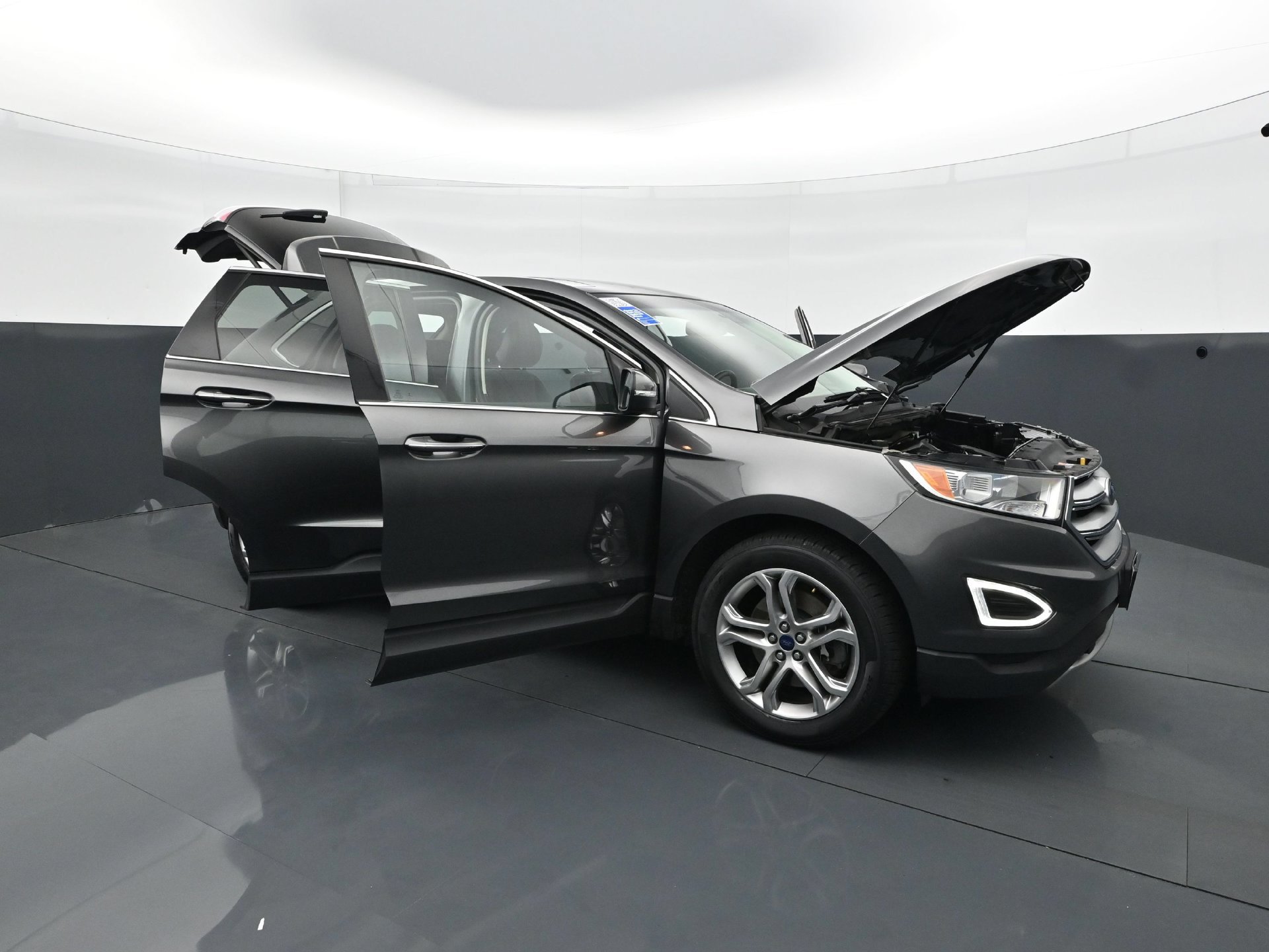 Used 2015 Ford Edge Titanium w/ Equipment Group 301A AWD/4WD image 36