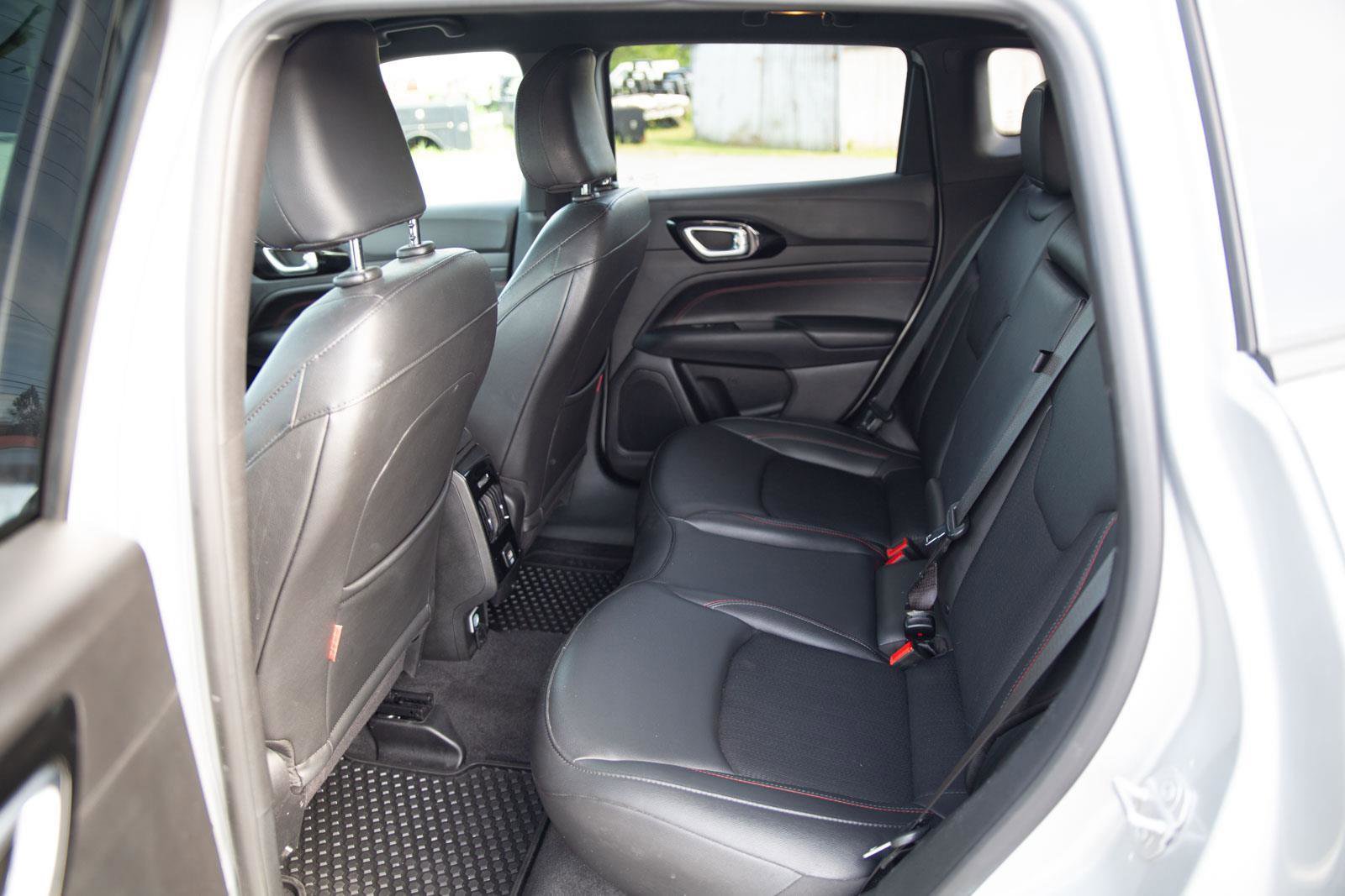 Used 2025 Jeep Compass Trailhawk AWD/4WD image 22
