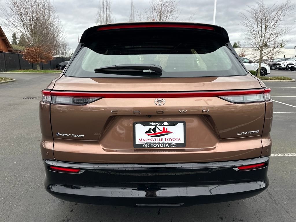 New 2025 Toyota Crown Signia image 4