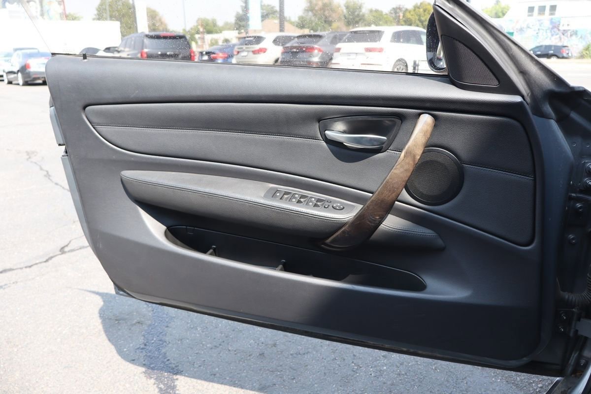 Used 2010 BMW 135i Convertible image 20