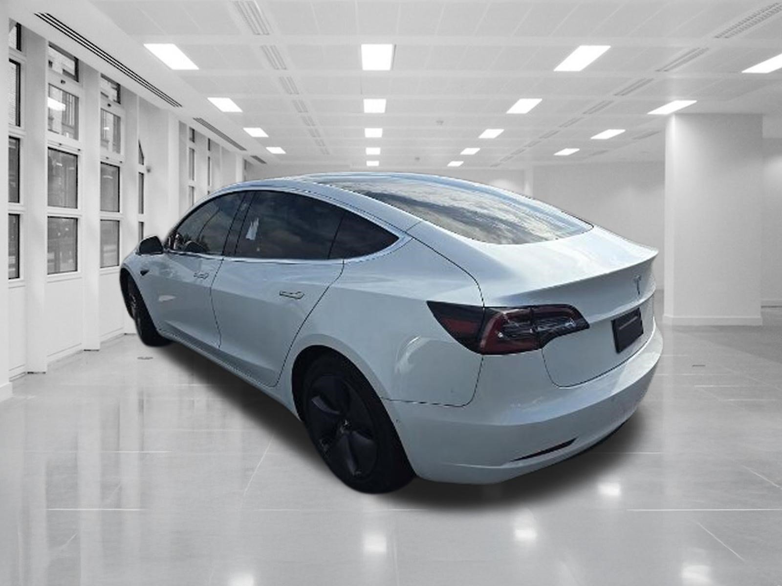 Used 2020 Tesla Model 3 Standard Range Plus RWD image 5