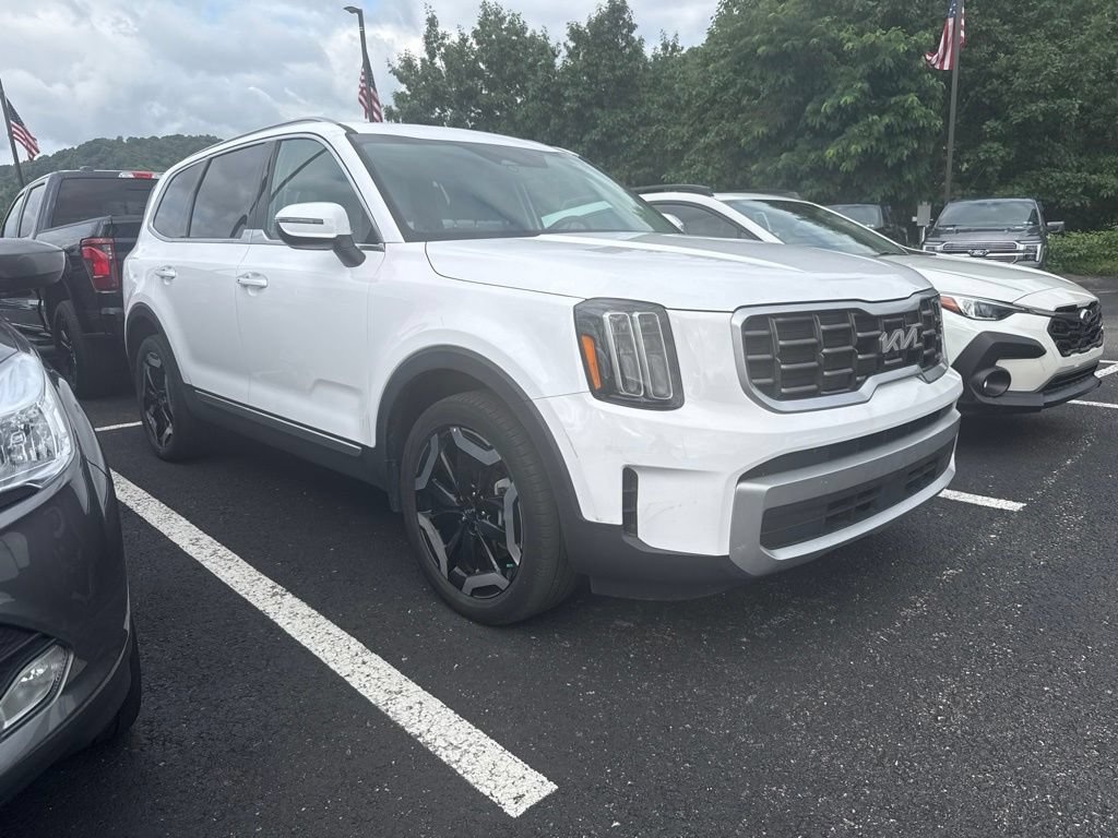 Used 2023 Kia Telluride S w/ S Sunroof Package AWD/4WD image 2
