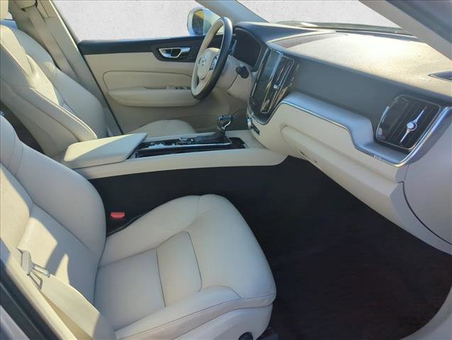 Used 2020 Volvo XC60 T6 Momentum w/ Protection Package Premier AWD/4WD image 26