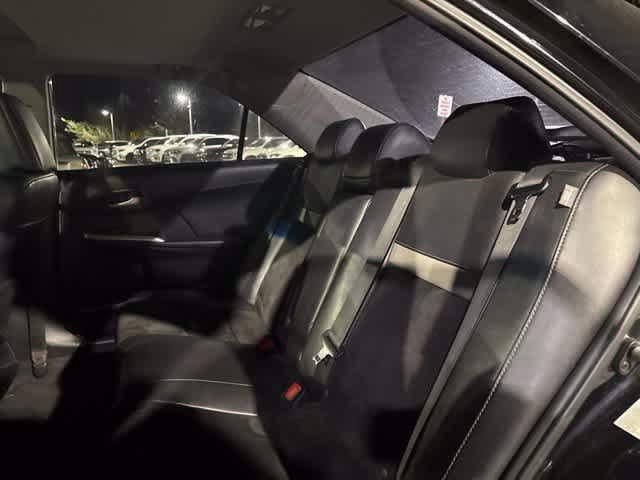 Used 2012 Toyota Camry SE w/ Leather Pkg FWD image 11