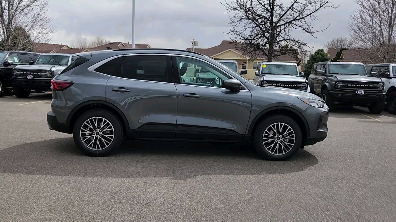 New 2025 Ford Escape PHEV image 5
