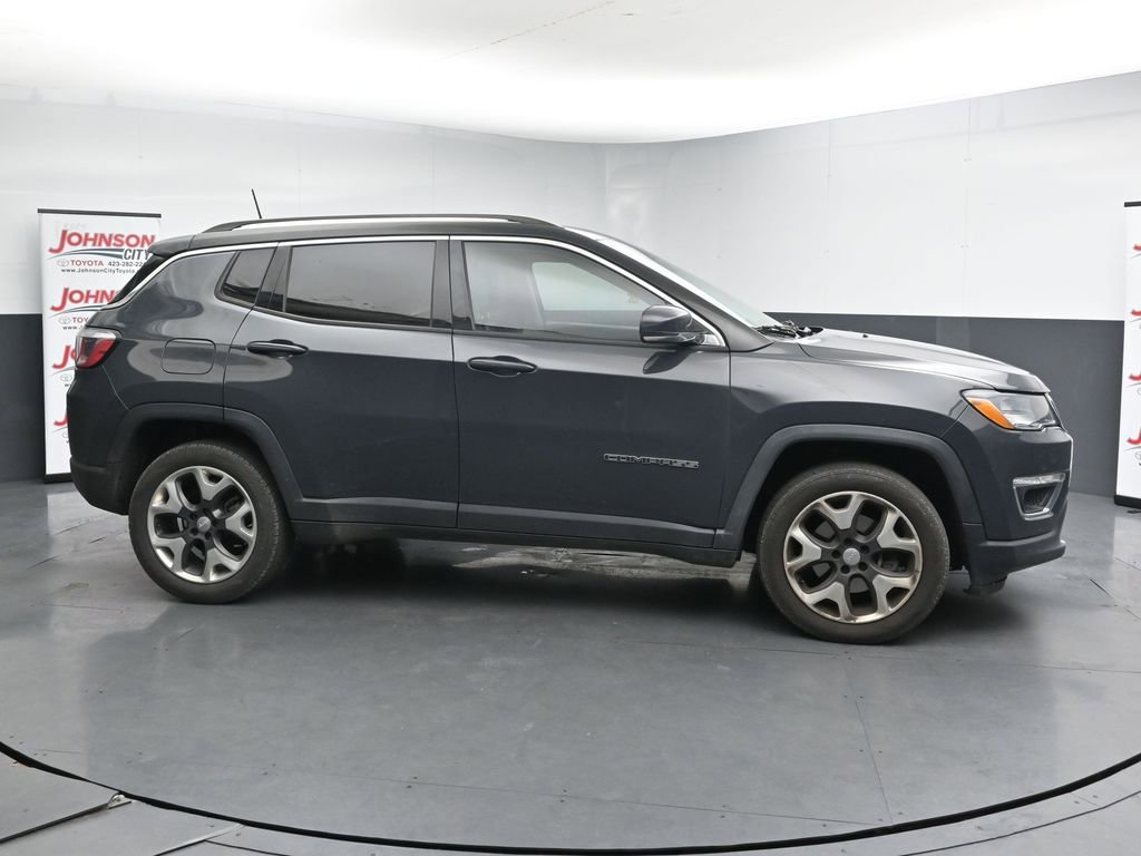 Used 2018 Jeep Compass Limited w/ Navigation Group AWD/4WD image 9
