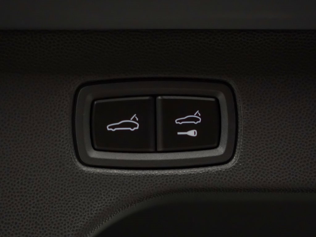 New 2025 Porsche Macan Turbo Electric image 14