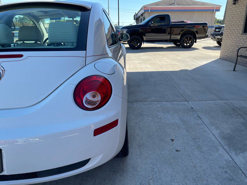 Used 2008 Volkswagen Beetle S image 11