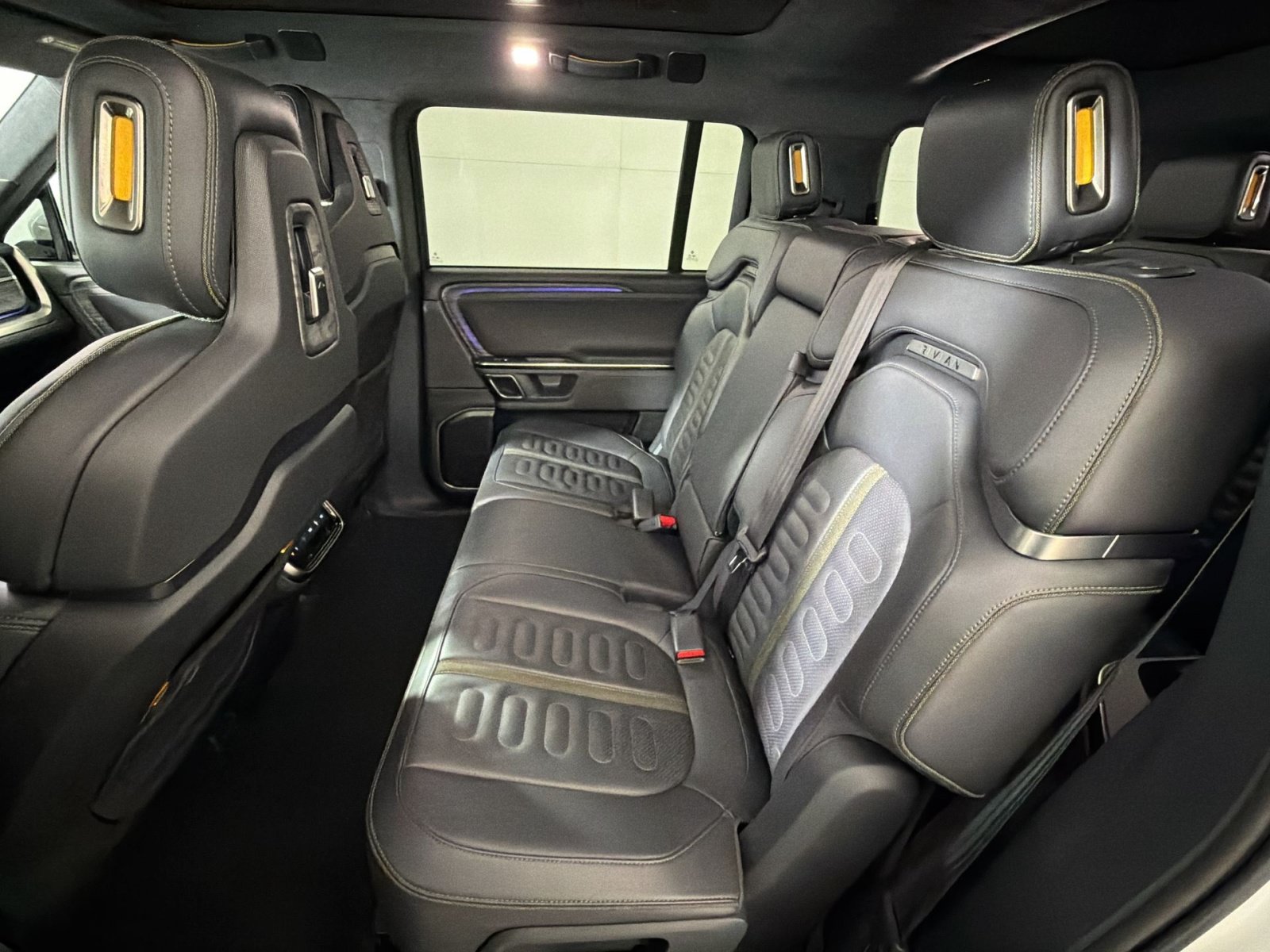 Used 2022 Rivian R1S Launch Edition AWD/4WD image 25
