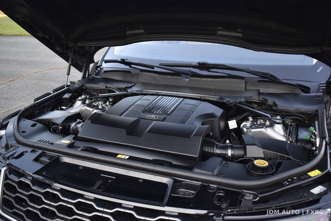 Used 2018 Land Rover Range Rover Sport HSE AWD/4WD image 32