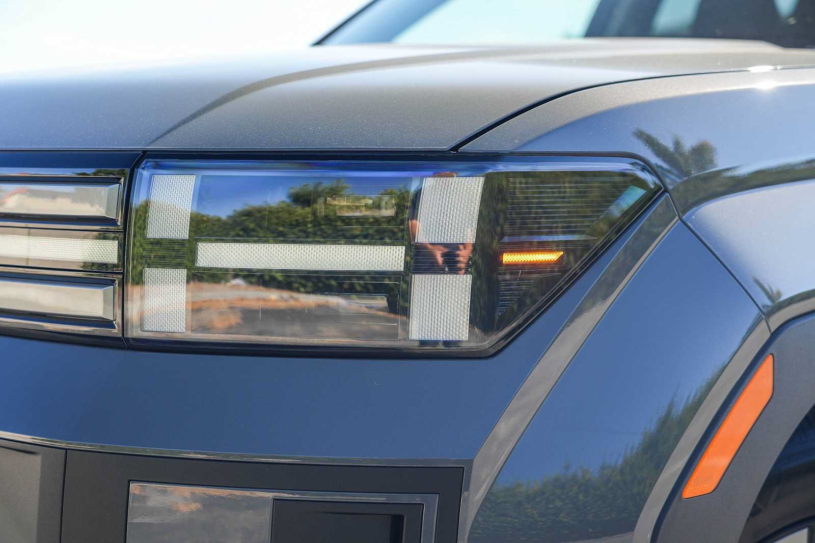 New 2027 Hyundai Santa Fe SE FWD image 2