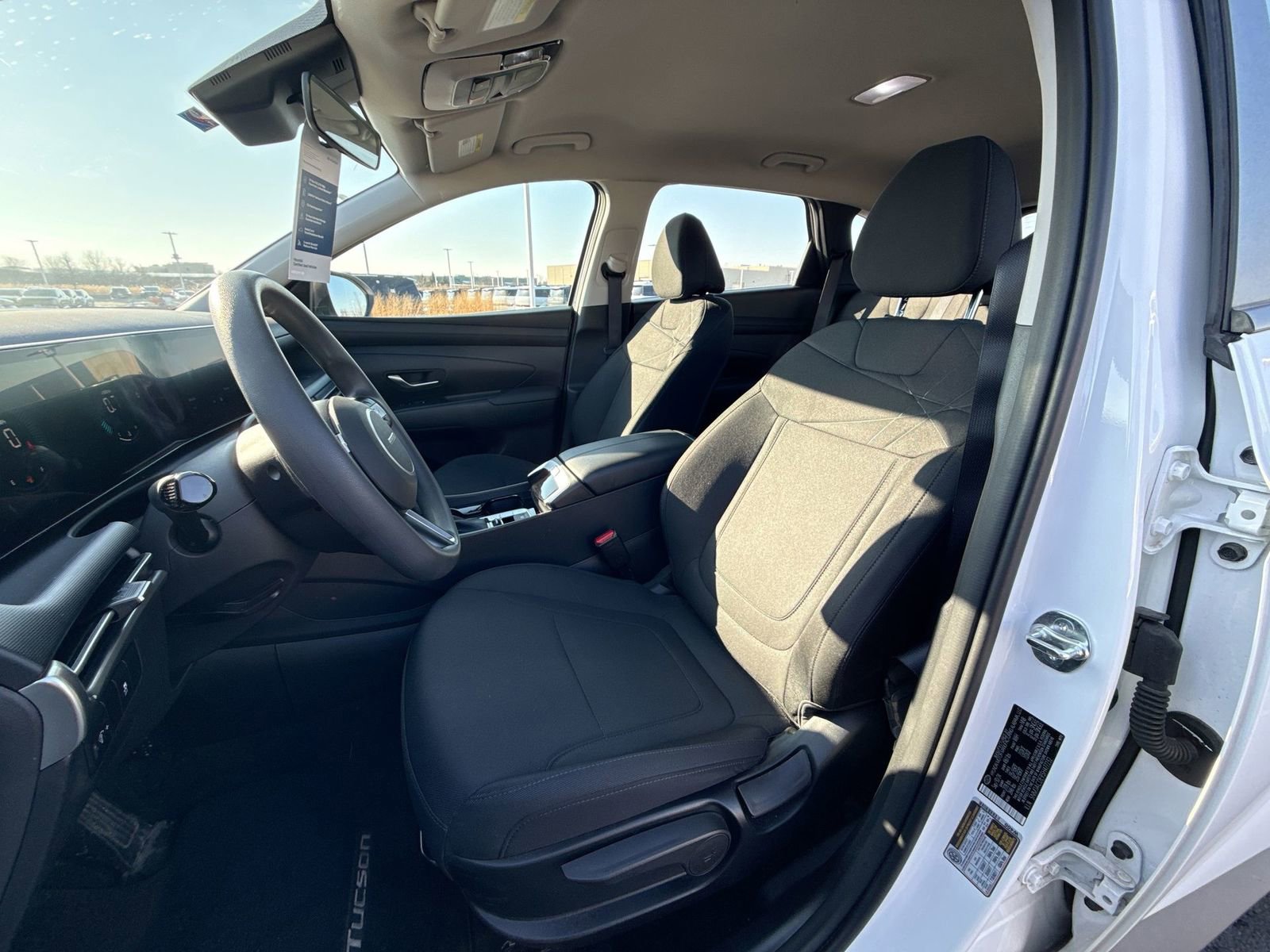 Used 2025 Hyundai Tucson SE image 13