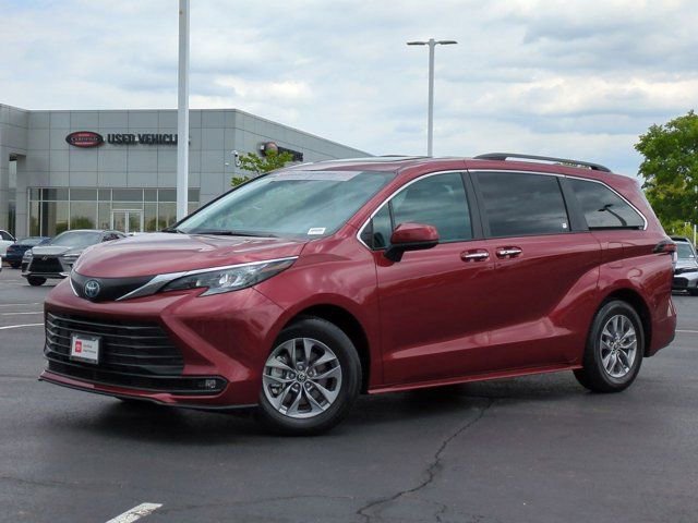 Certified 2025 Toyota Sienna XLE AWD/4WD video 2