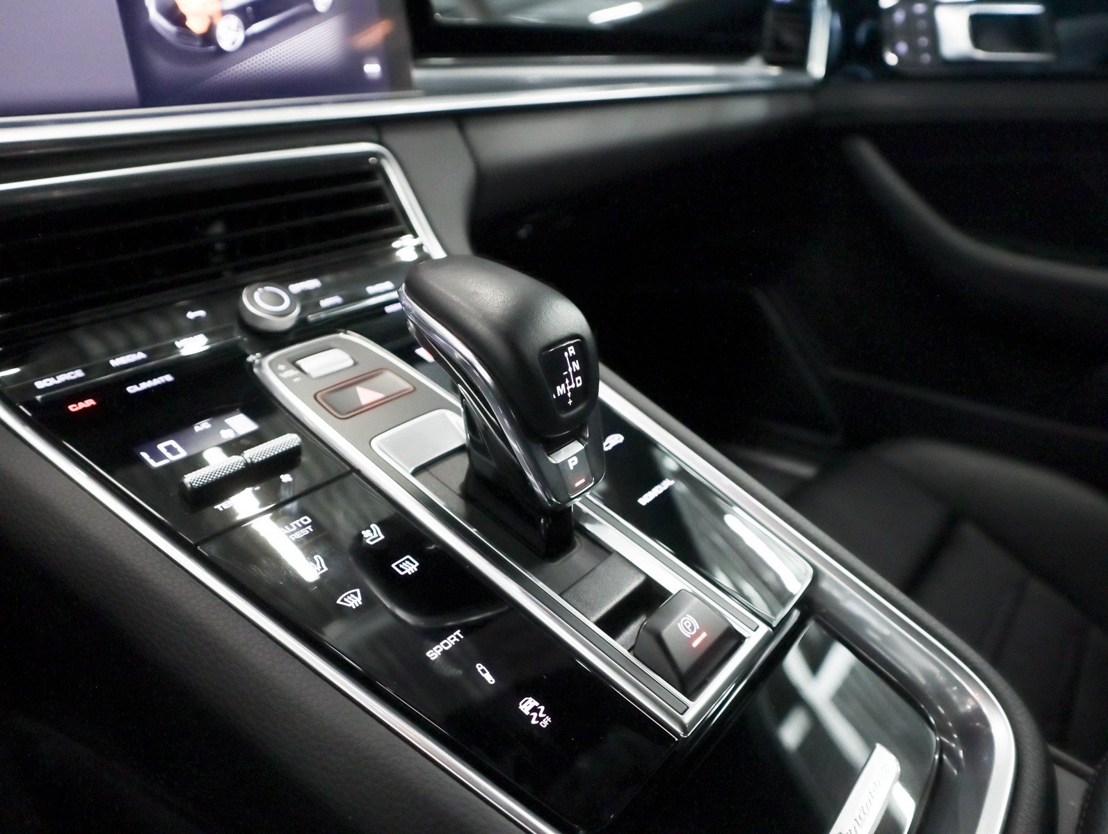 Certified 2023 Porsche Panamera 4S AWD/4WD image 16
