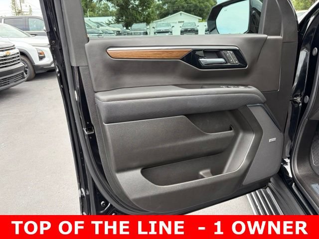 Certified 2025 Chevrolet Suburban High Country AWD/4WD image 12