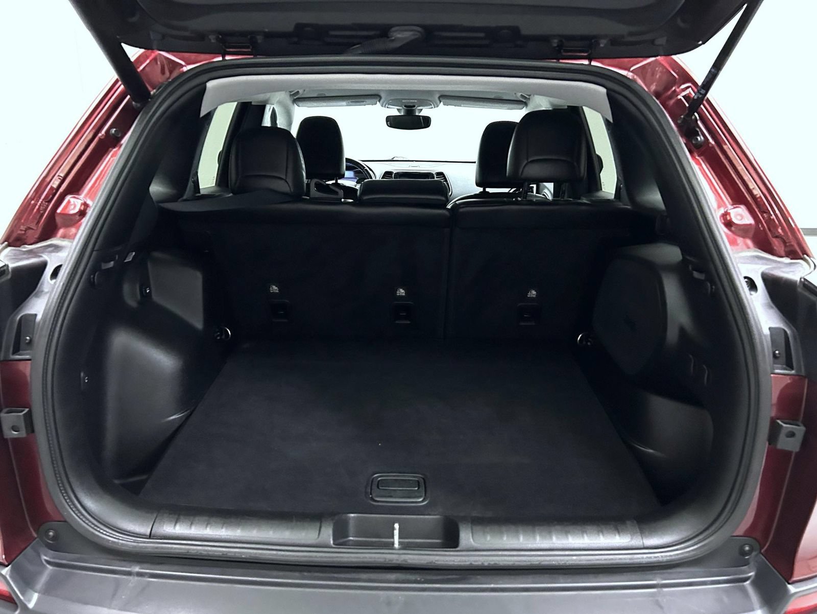 Used 2019 Jeep Cherokee Limited AWD/4WD image 21