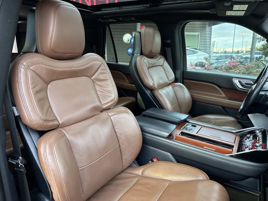 Used 2022 Lincoln Navigator L Reserve image 12