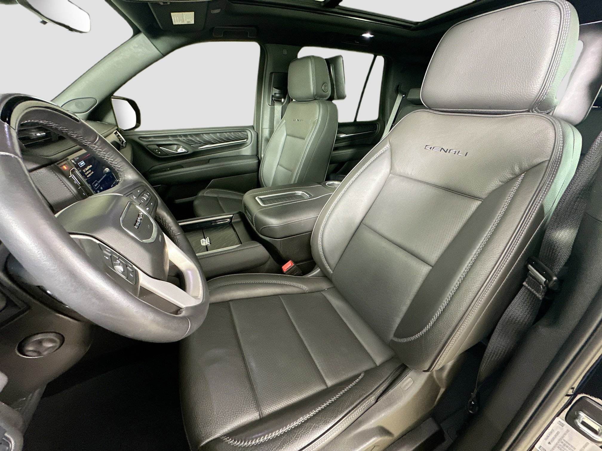 Used 2024 GMC Yukon Denali w/ Denali Reserve Package image 28