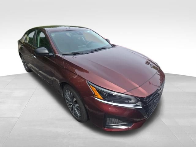 Used 2025 Nissan Altima 2.5 SV FWD image 8