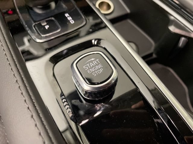 Certified 2025 Volvo XC90 T8 Plus w/ Protection Package Premier AWD/4WD image 27