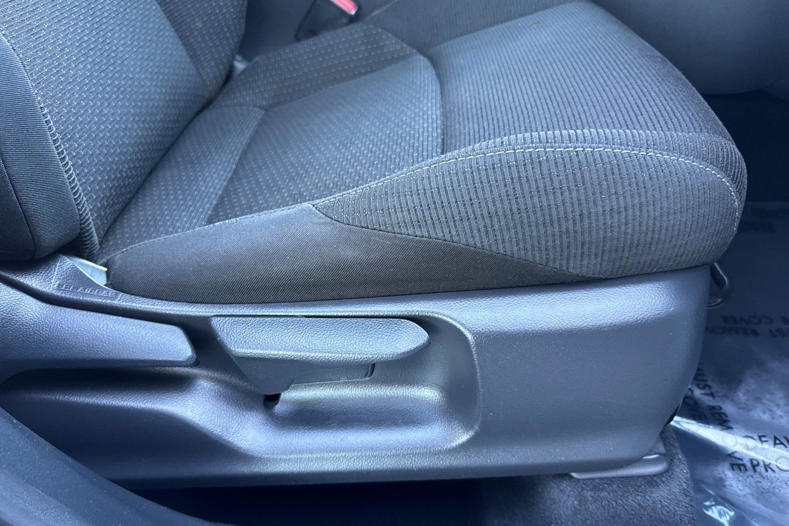 Used 2019 Toyota C-HR LE image 23