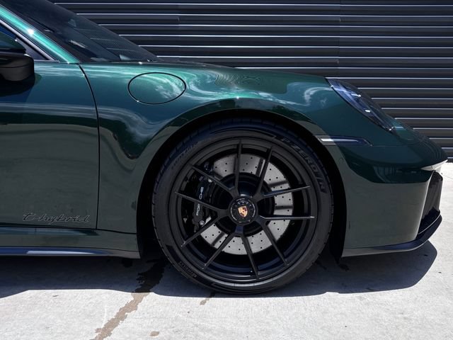 Certified 2026 Porsche 911 Targa 4 GTS AWD/4WD image 13