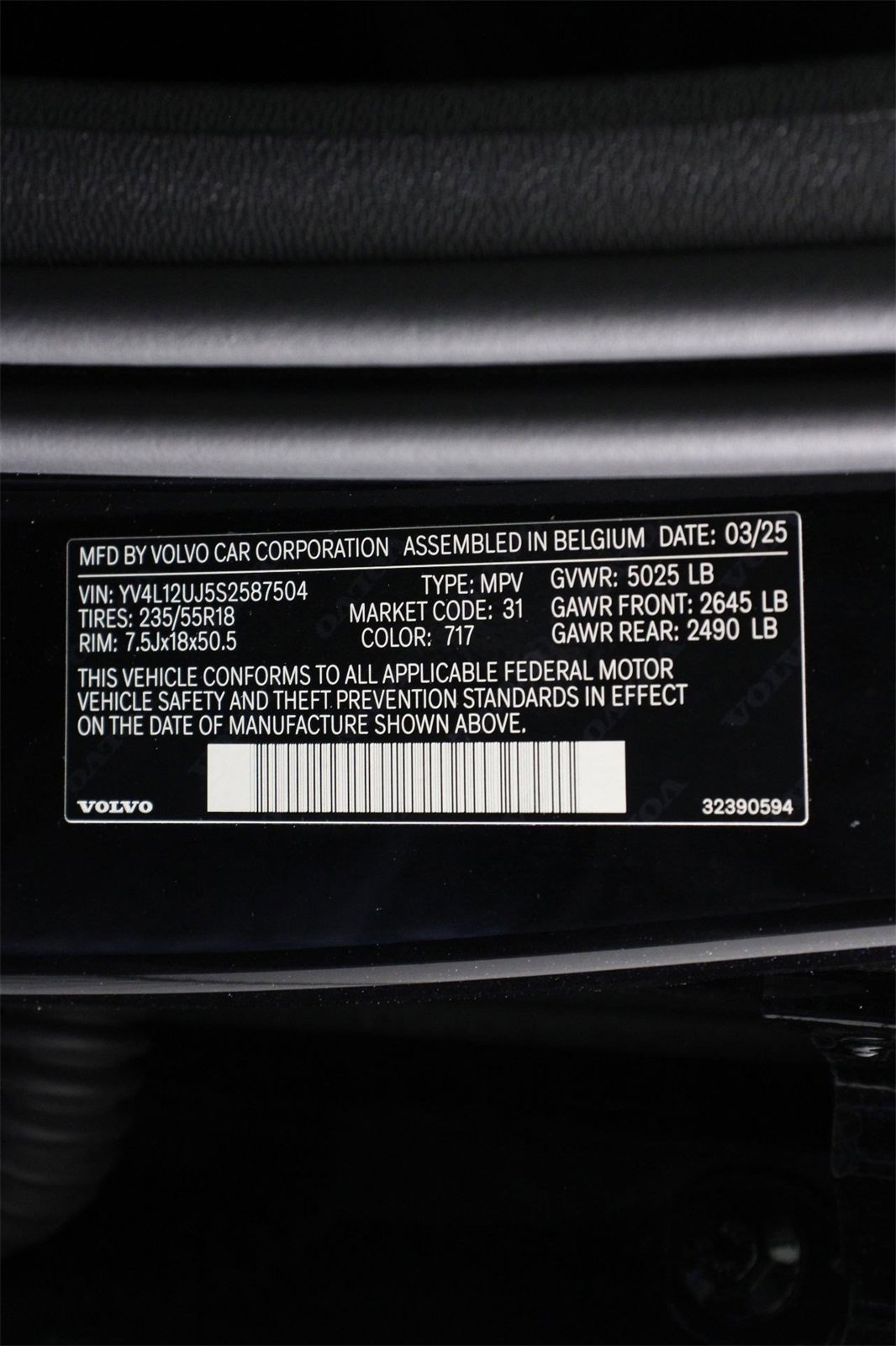 Certified 2025 Volvo XC40 B5 Core image 16