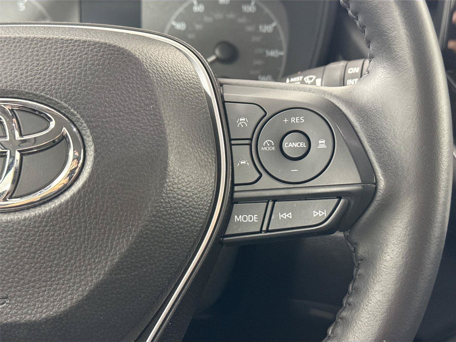 Certified 2024 Toyota Corolla Cross LE FWD image 18
