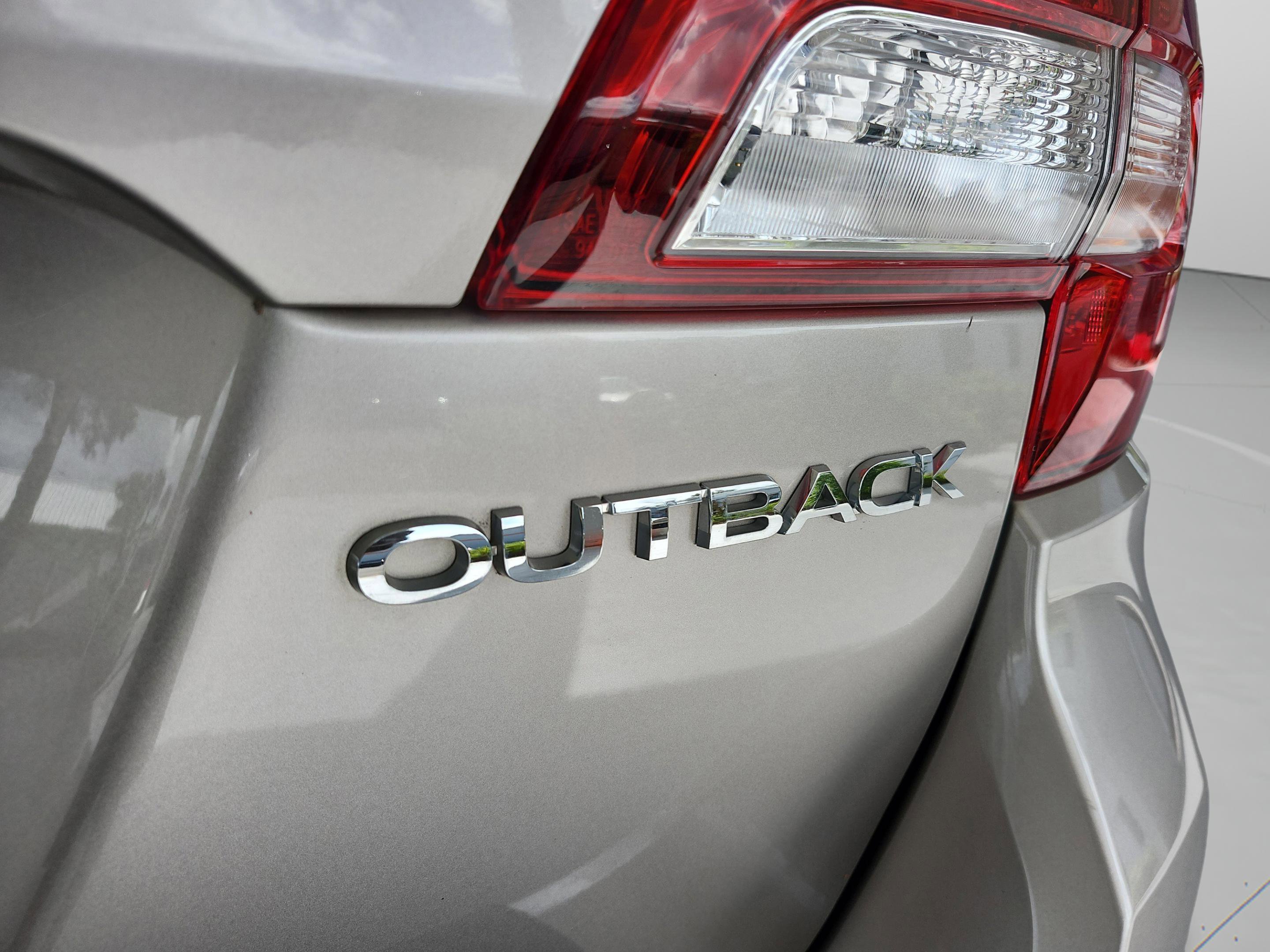 Used 2016 Subaru Outback 2.5i Limited image 31