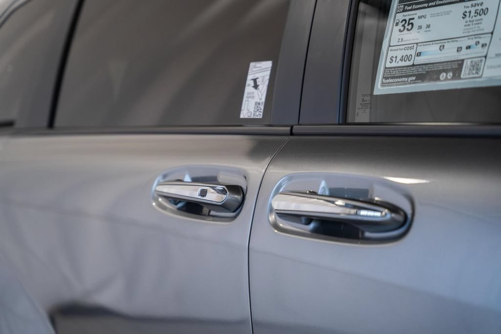 New 2026 Toyota Sienna XLE AWD/4WD image 15