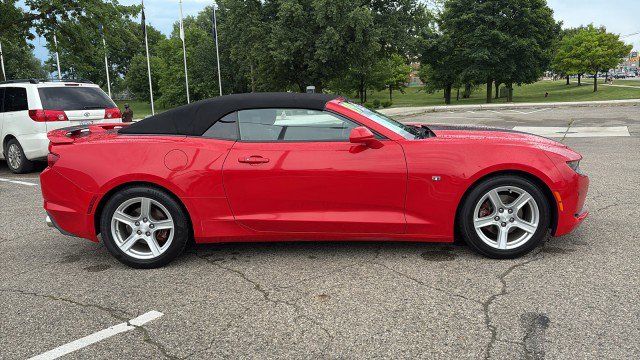 Used 2019 Chevrolet Camaro LT image 2