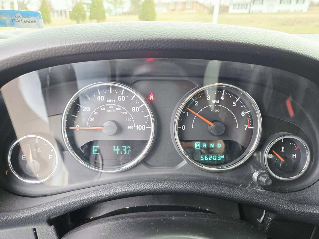 Used 2017 Jeep Wrangler Unlimited Sahara w/ Max Tow Package image 29