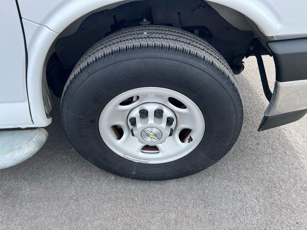 Used 2024 Chevrolet Express 2500 w/ Driver Convenience Package image 12