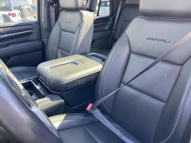 Used 2024 GMC Yukon Denali w/ Denali Reserve Package image 16