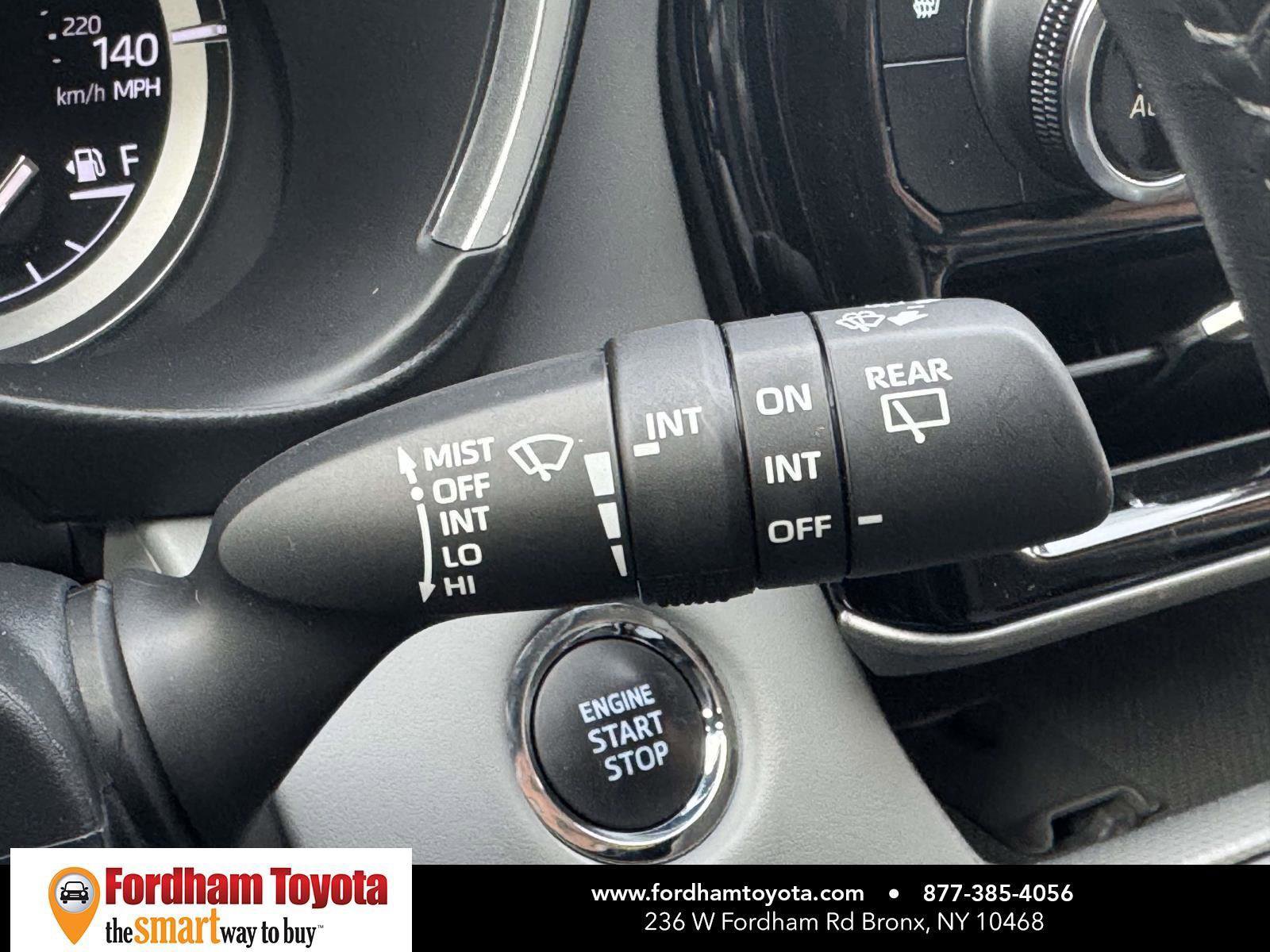 Used 2022 Toyota Highlander XLE image 25