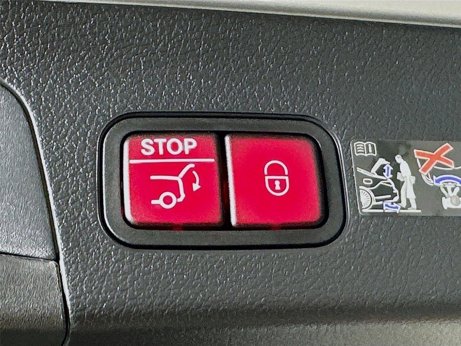 Certified 2026 Mercedes-Benz GLS 450 4MATIC image 36