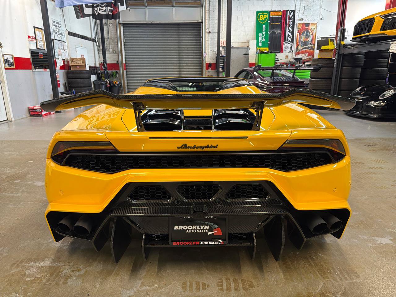 Used 2016 Lamborghini Huracan LP 610-4 AWD/4WD image 7