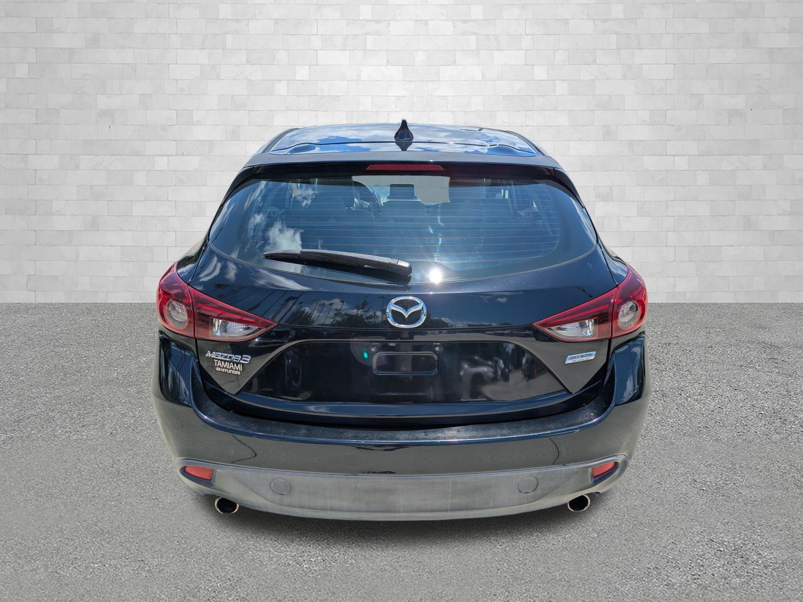 Used 2015 MAZDA MAZDA3 i Touring w/ Technology Package FWD image 3