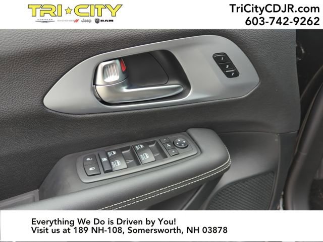 New 2026 Chrysler Pacifica Limited w/ S Appearance Package image 11