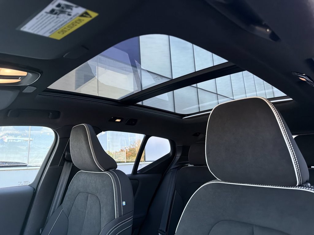 New 2026 Volvo XC40 B5 Ultra w/ Climate Package AWD/4WD image 24