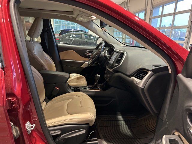 Used 2017 Jeep Cherokee Limited image 20