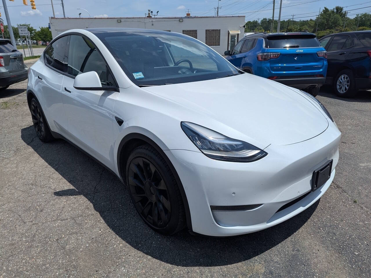 Used 2021 Tesla Model Y Long Range AWD/4WD image 1
