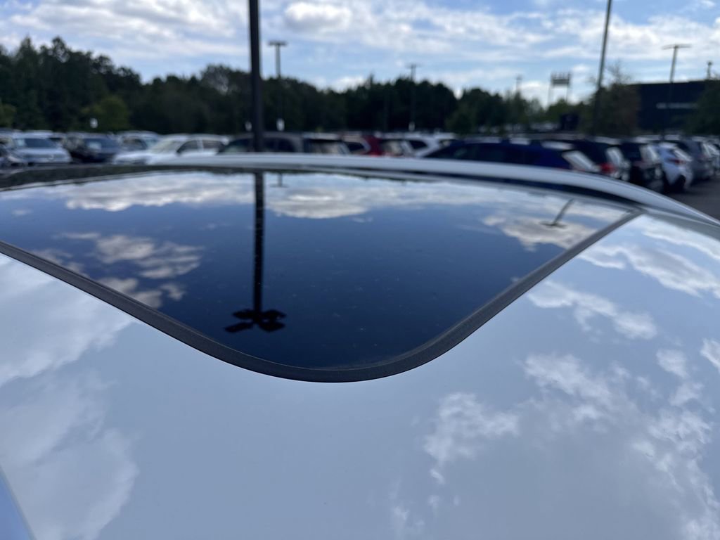 New 2025 Volkswagen Taos SE image 19