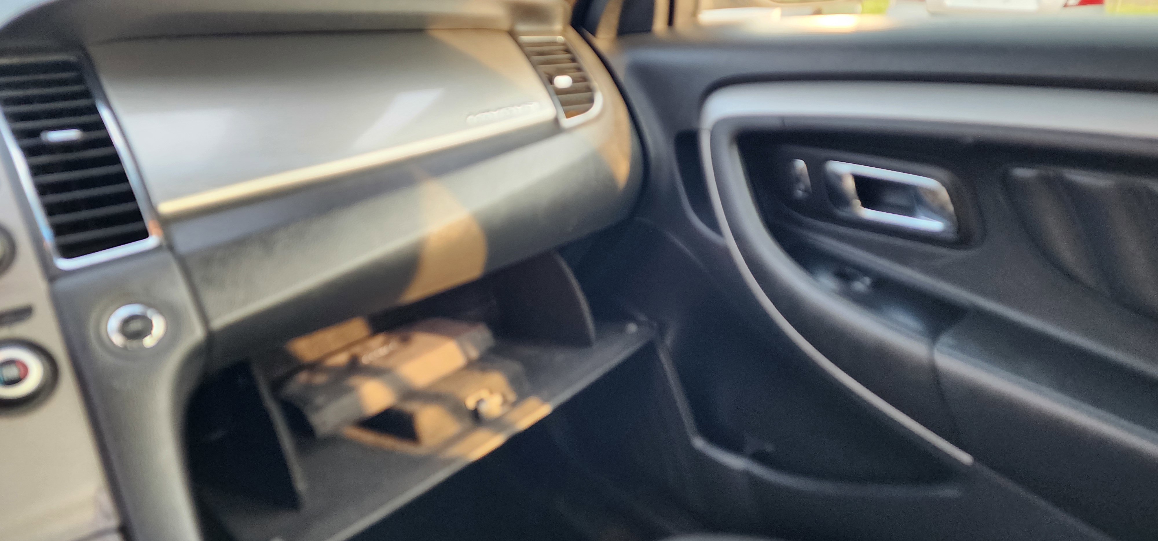 Used 2015 Ford Taurus SEL image 15