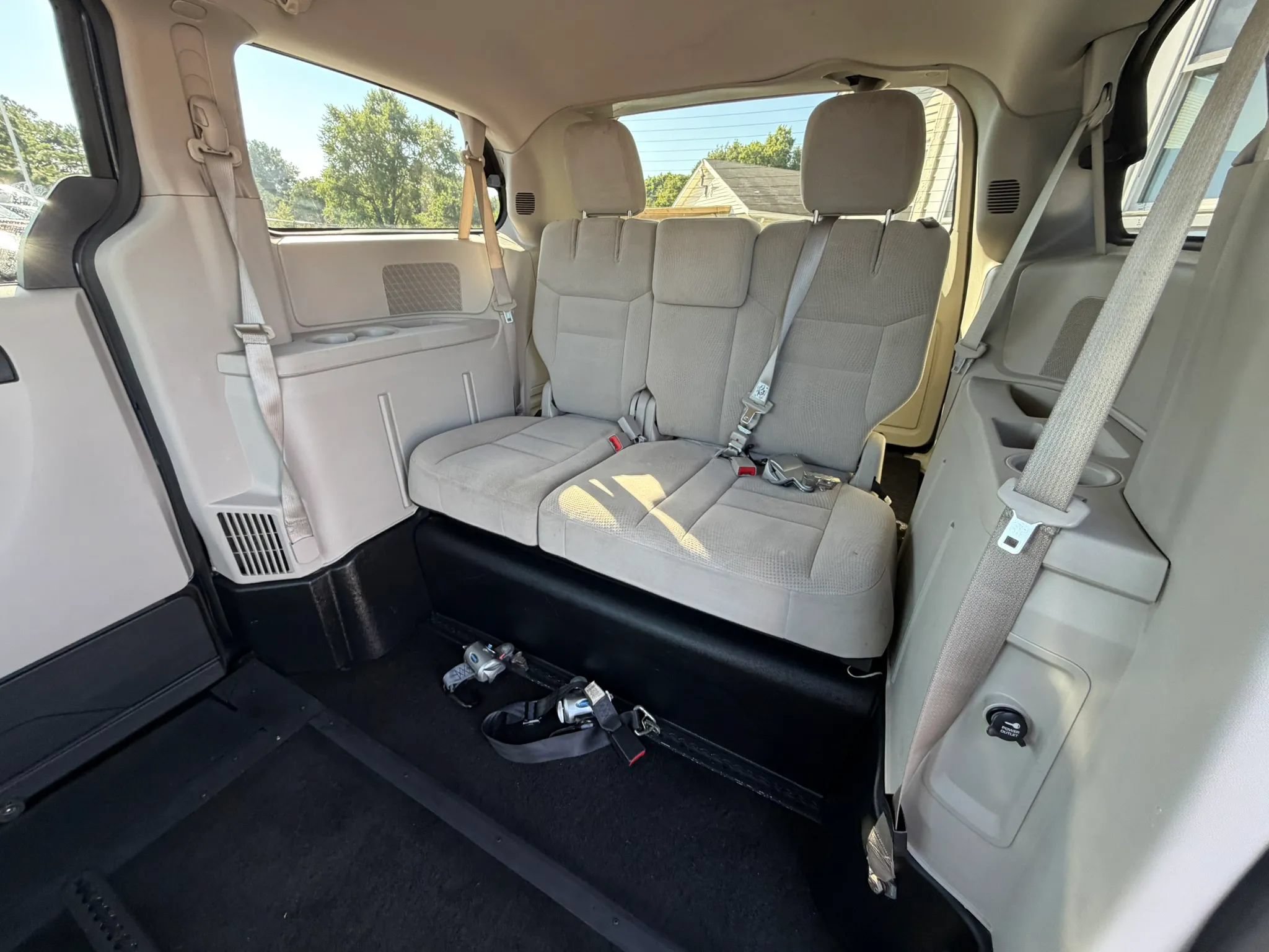 Used 2014 Dodge Grand Caravan SE w/ Quick Order Package 29E SE FWD image 17